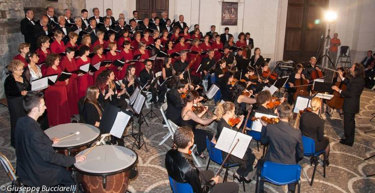 1008543_10201381333245518_472945447_o