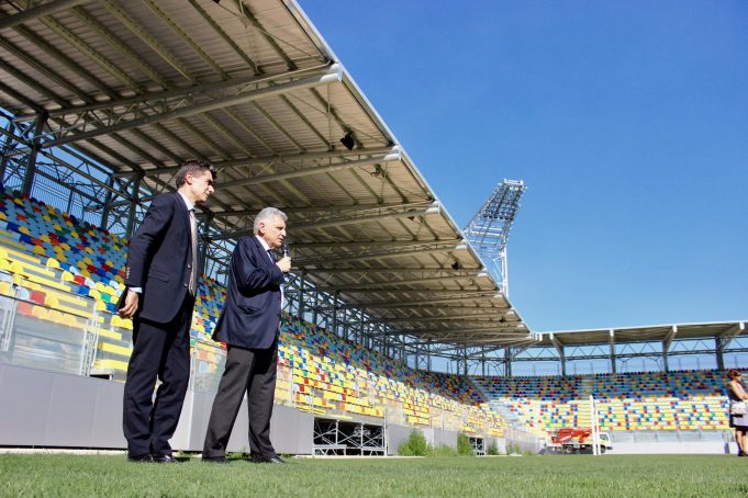 19679110_940722436068000_3690493340623015149_o-681x454